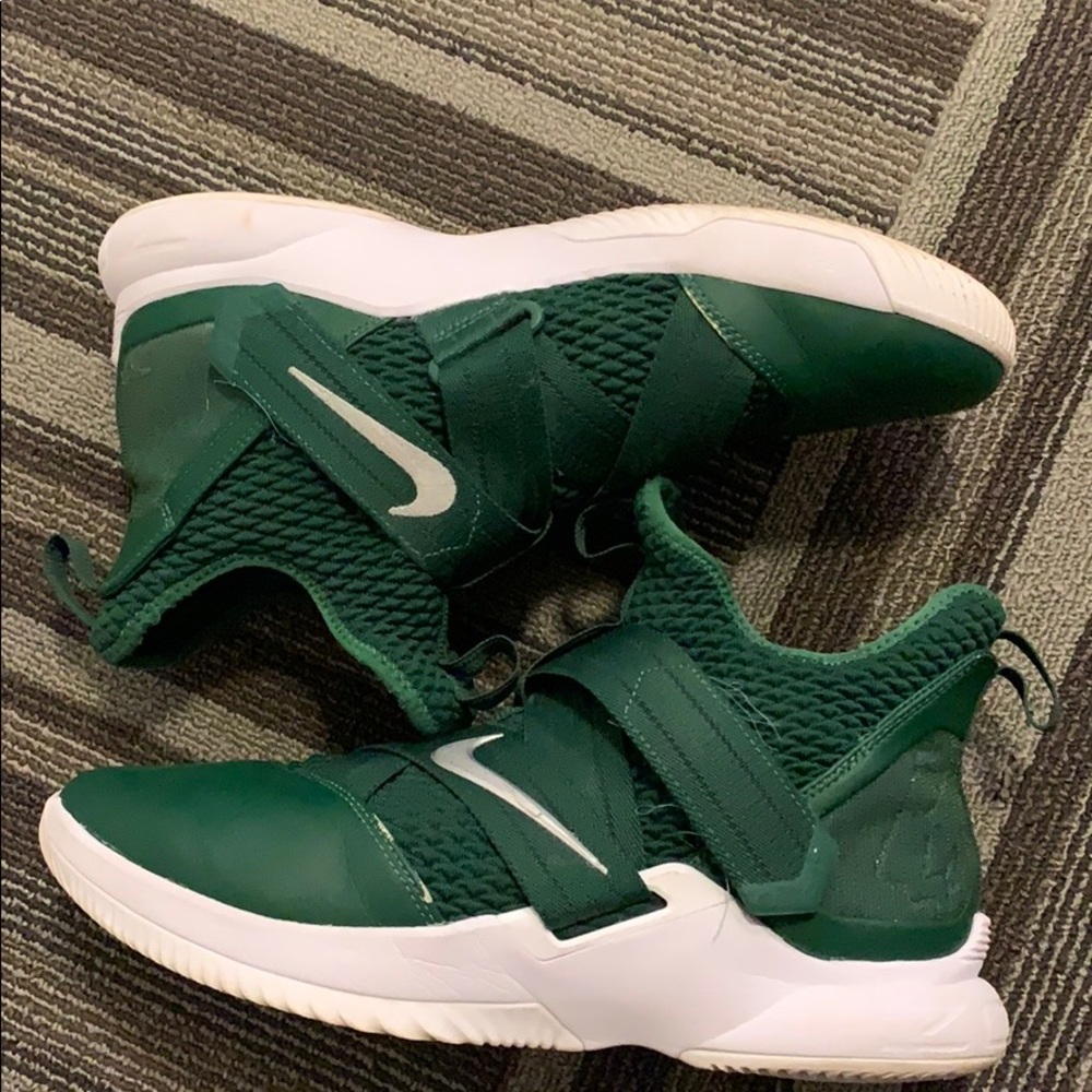 Lebron Soldier 12